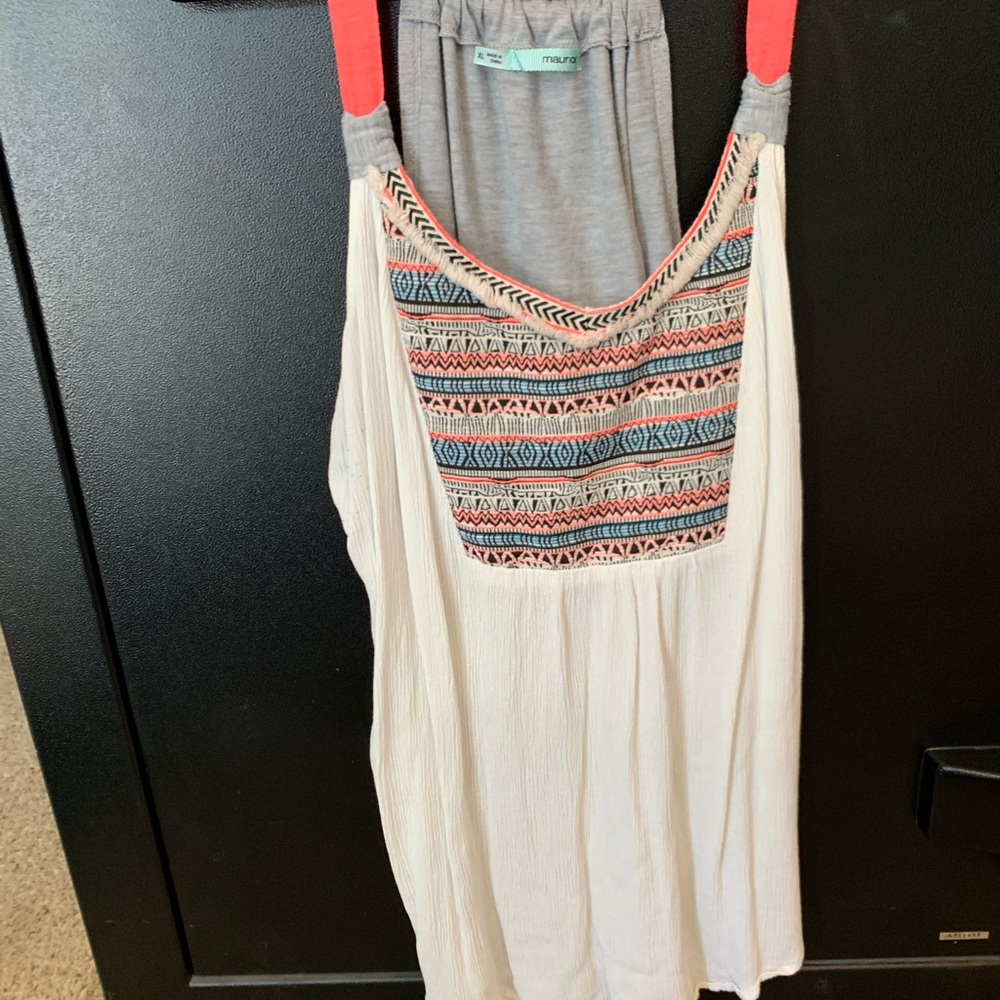 Maurice’s tank top